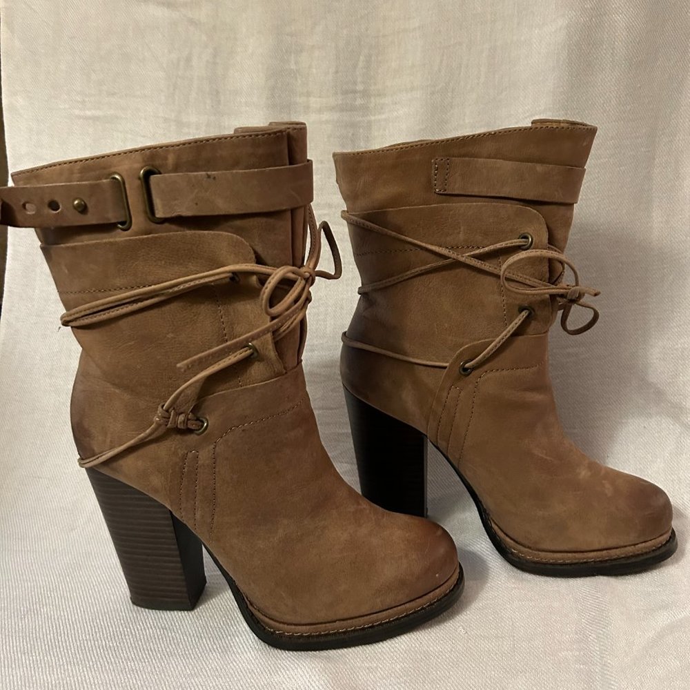 Nine West Vakelsbelle Booties Size 8M